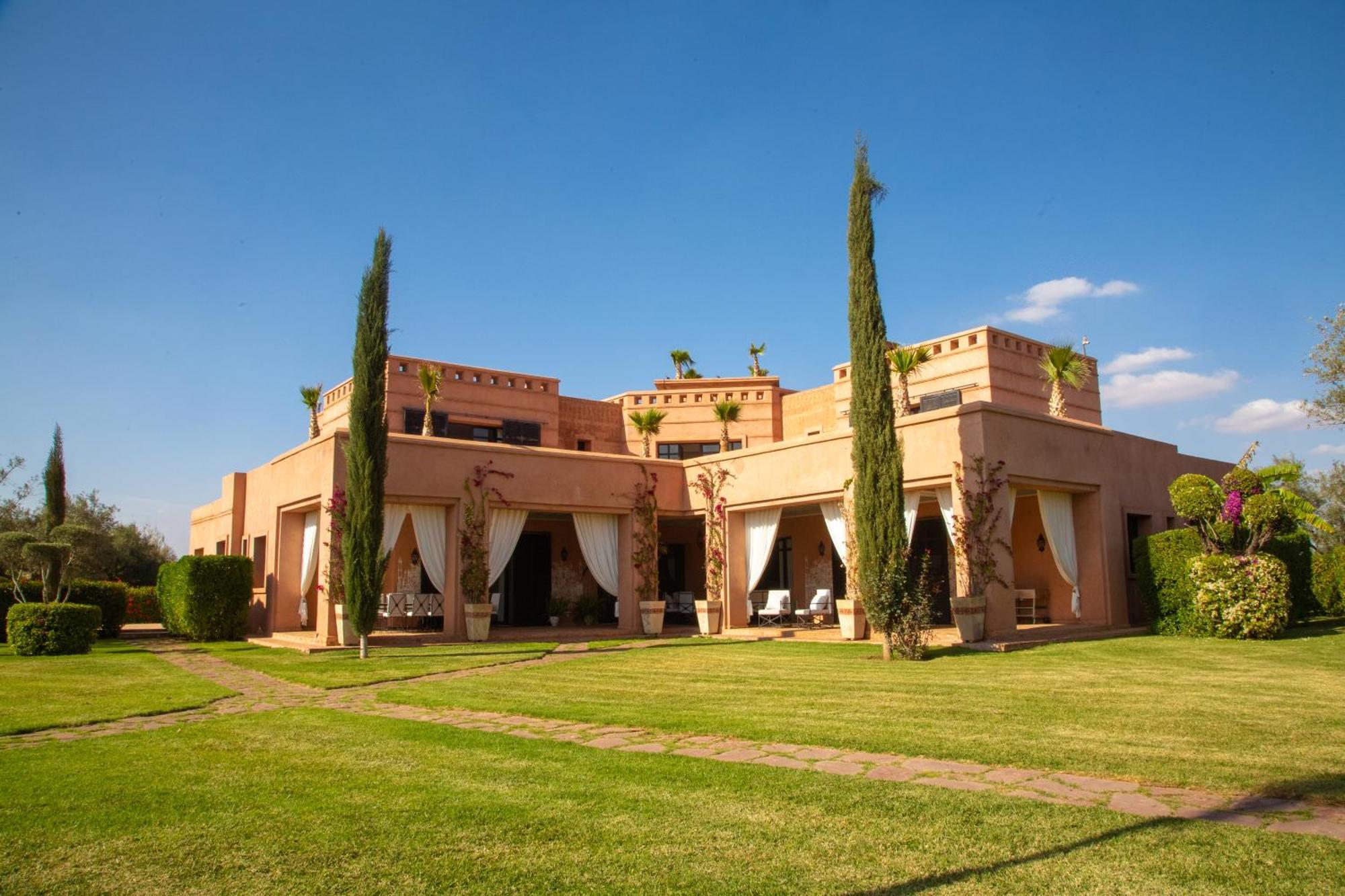 Koutoubia, Jardin Luxuriant, Piscine Et *